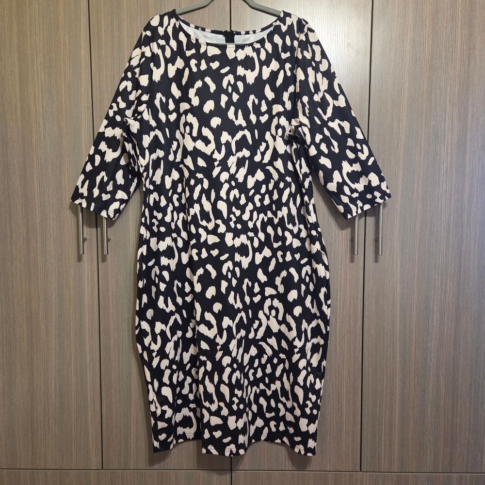 Stylish Black and White Leopard Dress